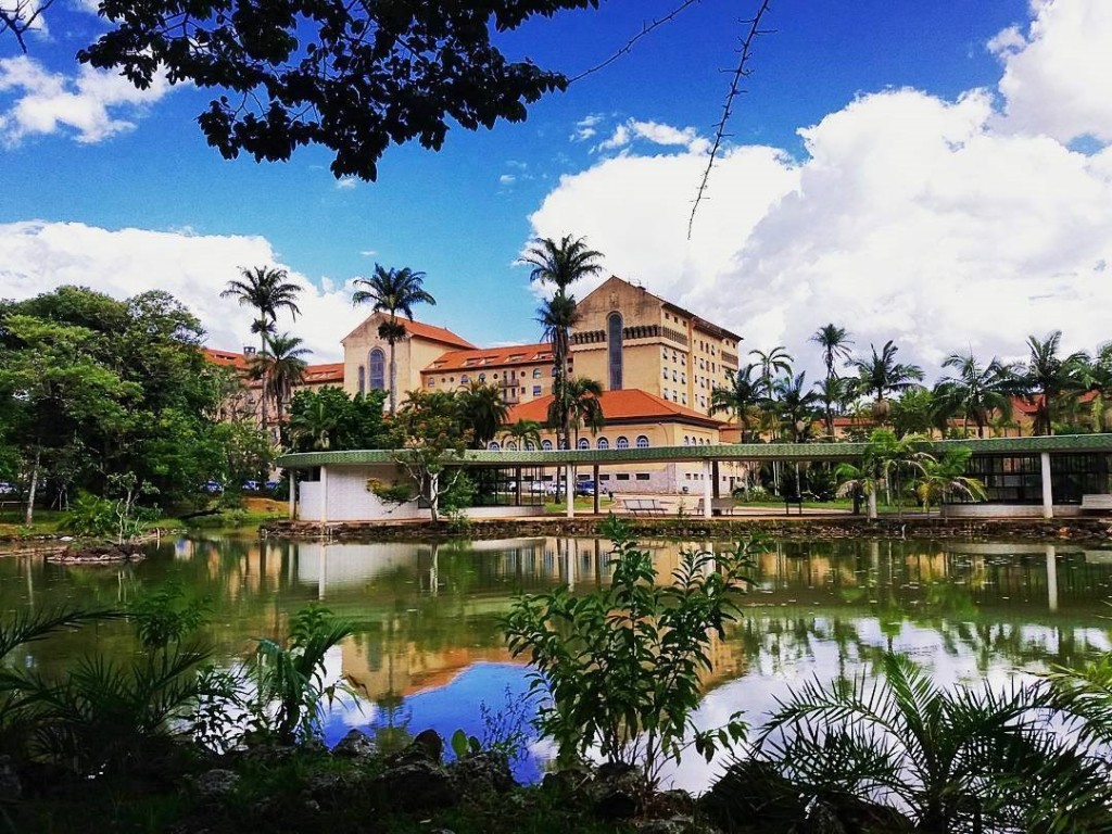 Tauá Grande Hotel e Termas Araxá - Vista do lago da frente