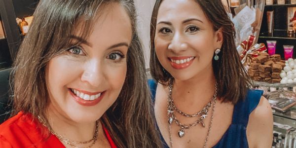 Com minha amiga e parceira de projetos – Aline Lima. Sempre juntas desde o início do Muito Diva.